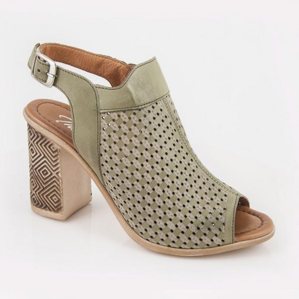 11016 thileon luxury sandals.jpg