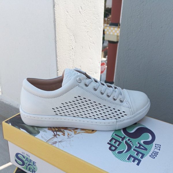 68505 E WHITE 19.jpg